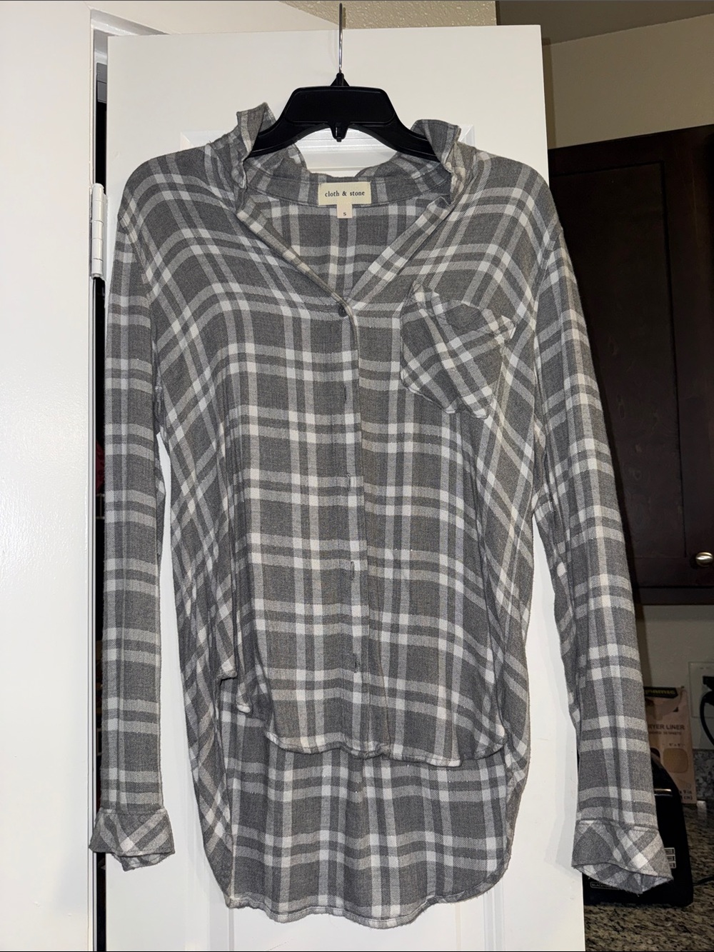 cloth & stone Gray and White Plaid Button-Front Shirt